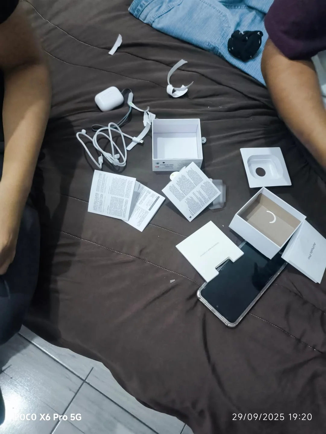 AirPods Pro unboxing
