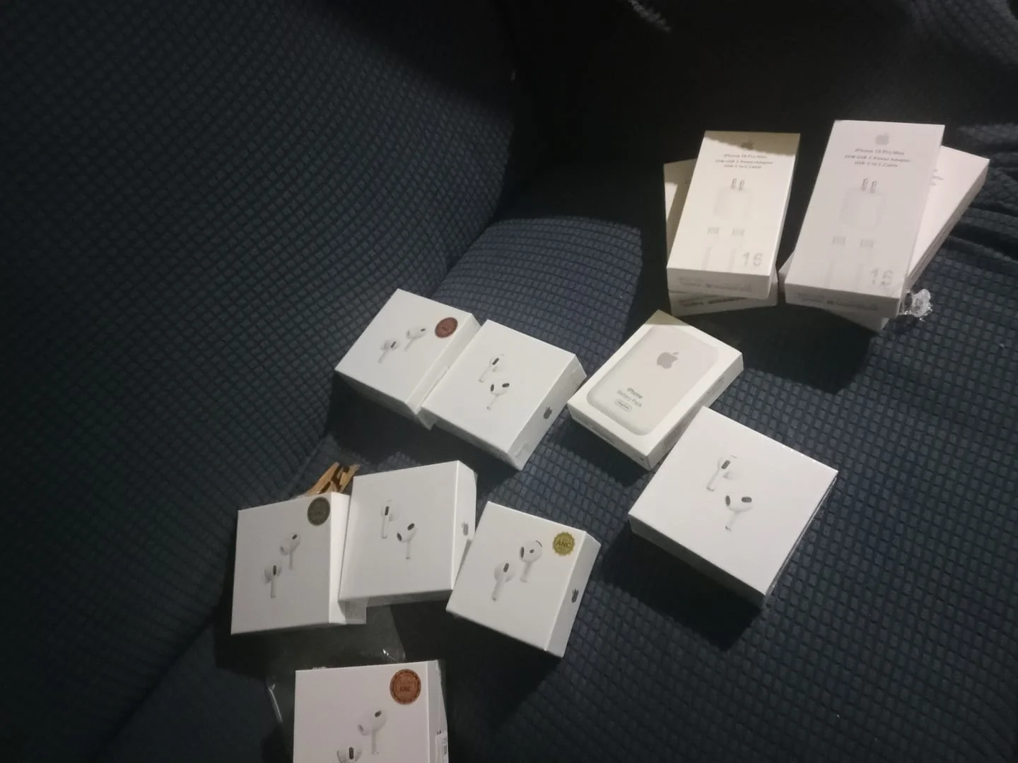 AirPods Pro + Battery Pack